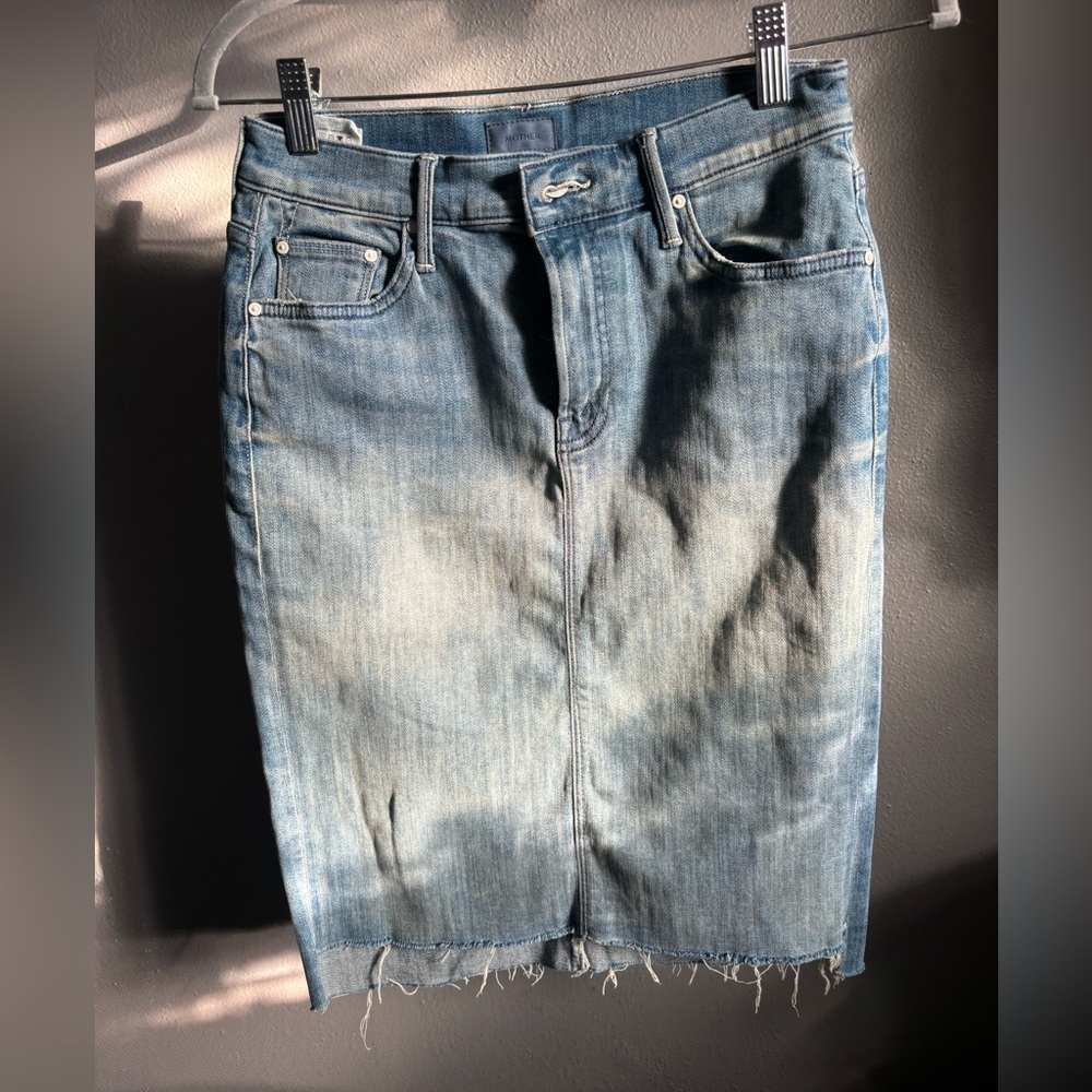 MOTHER The Peg Step Fray Denim Skirt | Size 24
